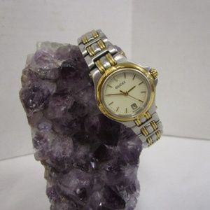 Ladies Gucci Watch Serial No. 9040L (67.2g)